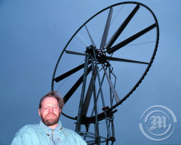 Nils Gíslason with the Vindorka prototype